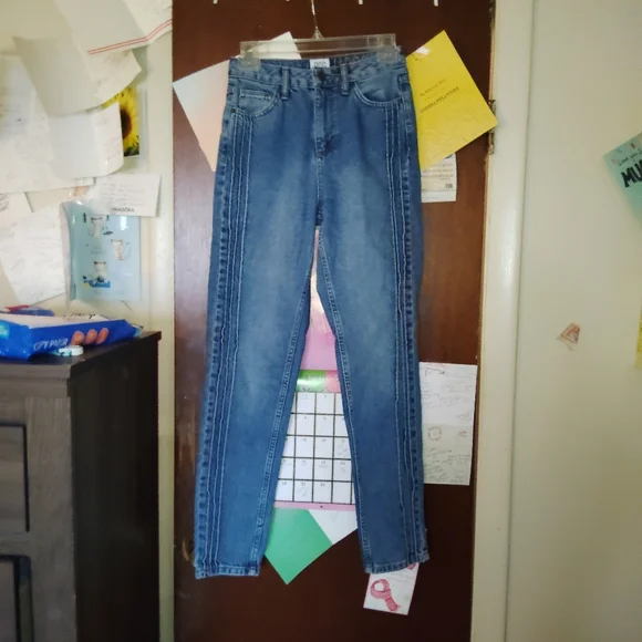 BDG Mom Jeans - Ribbed Seam Detail 25" - Picture 2 of 9